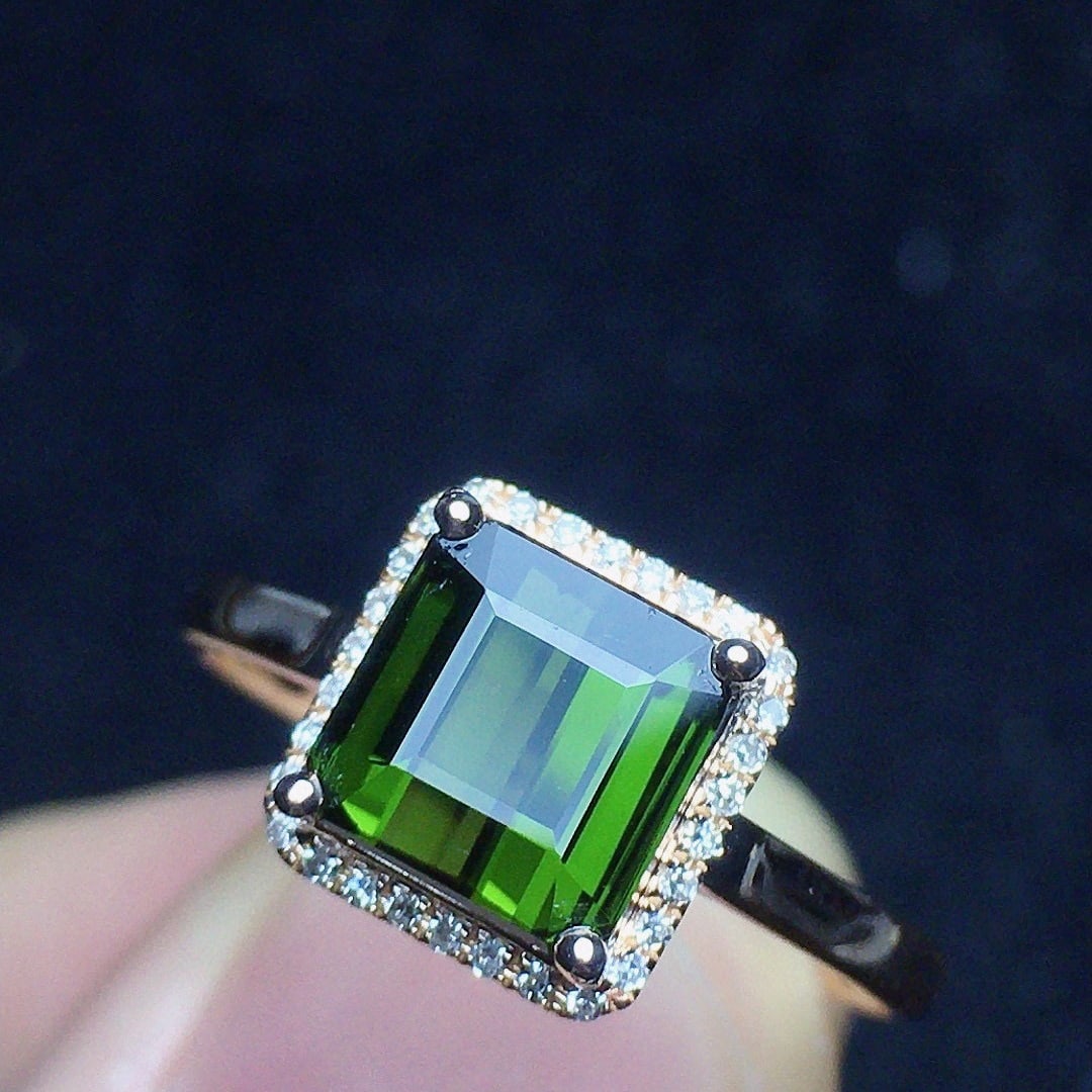 14k Gold 1.83 Ct Natural Tourmaline & Diamond Ring: Ref:231138191 // gold content:14k gold // ring size:7. 25us // // main gemstone:tourmaline // shape:octagonal // carat weight:1. 83ct // color:green // treatment:natural // // adjacent gemstone 2