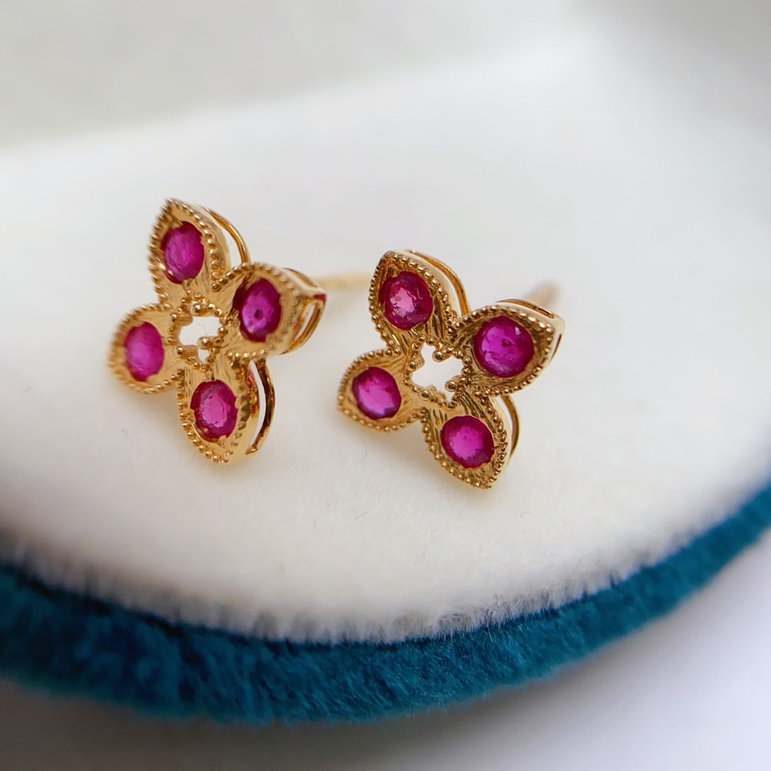 14k Gold 0.80 Ct Natural Ruby Earrings - 3