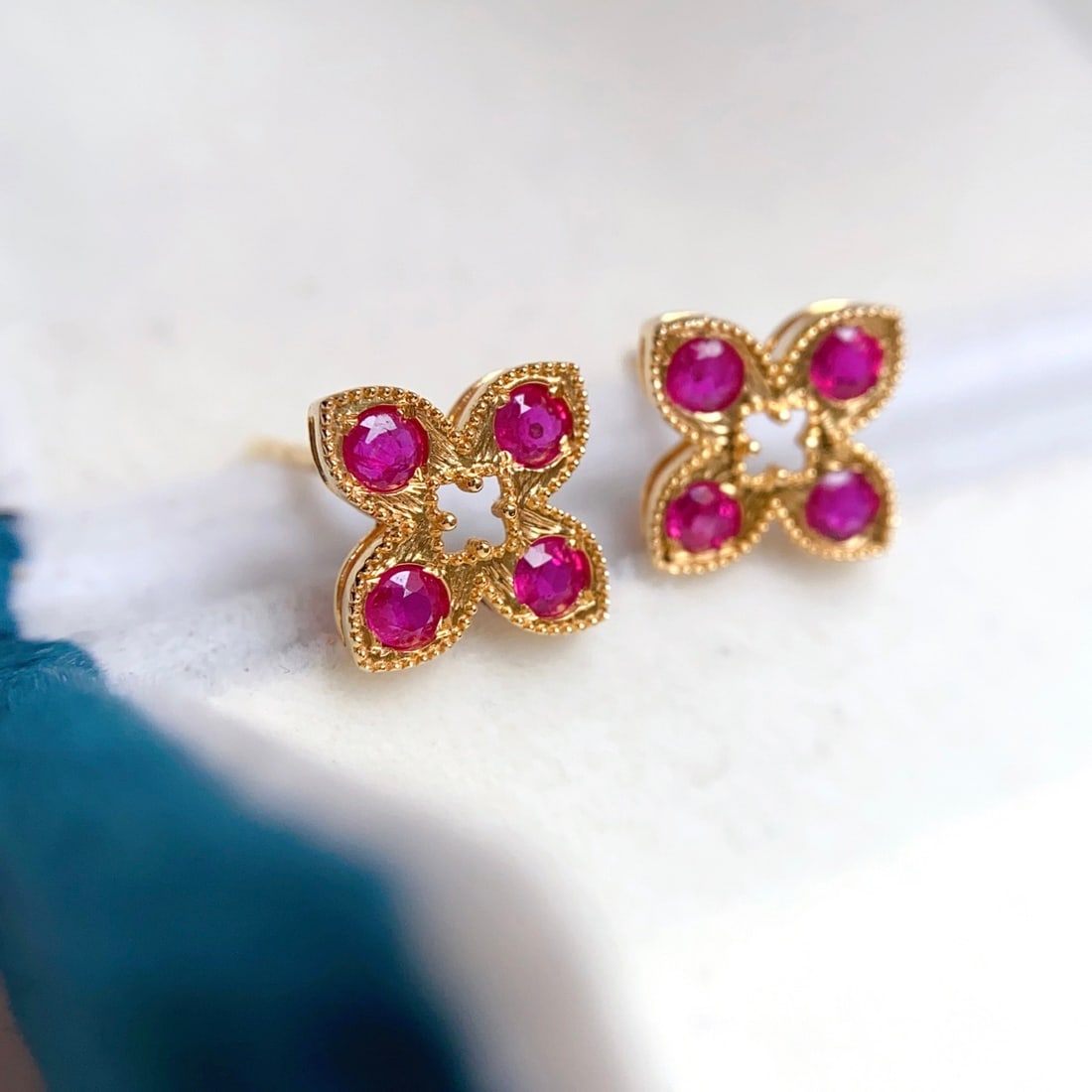 14k Gold 0.80 Ct Natural Ruby Earrings - 4