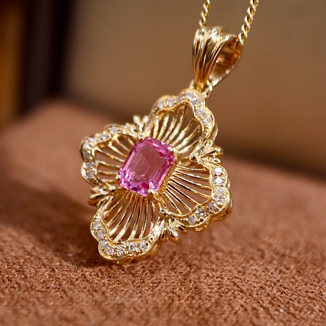 14k Gold 0.59 Ctw Natural Padparadscha Sapphire & Diamond Pendant( Without Chain ) - 3