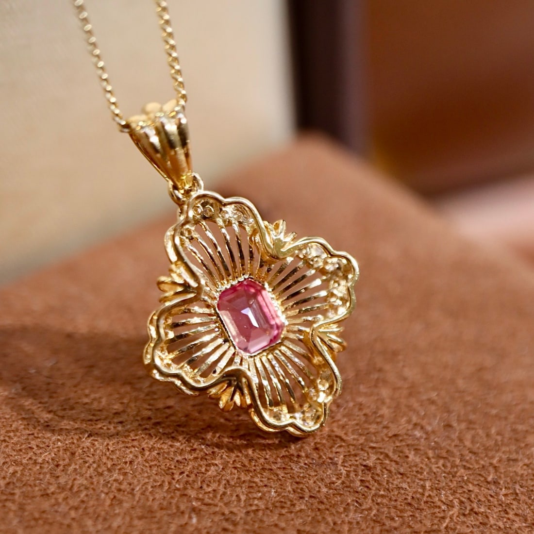 14k Gold 0.59 Ctw Natural Padparadscha Sapphire & Diamond Pendant( Without Chain ) - 4