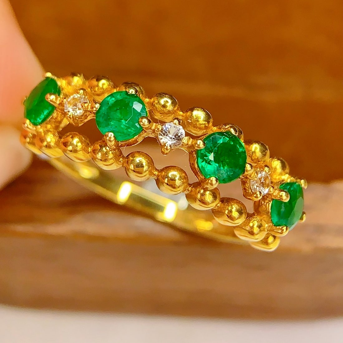 14k Gold 0.8 Ct Natural Emerald & Sapphire Ring - 4
