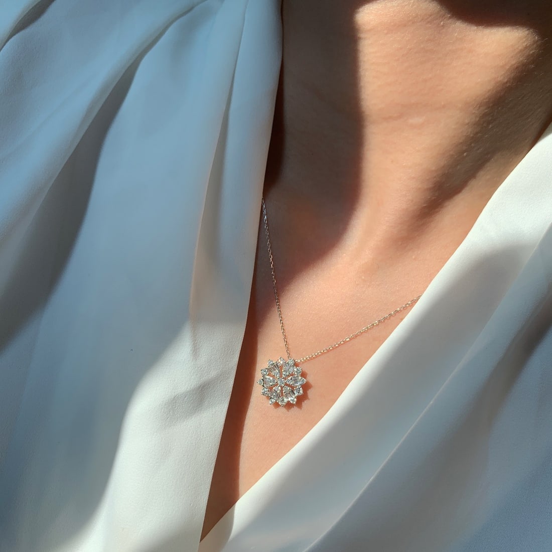 14k Gold 0.85 Ct Natural H Diamond Earrings - 5