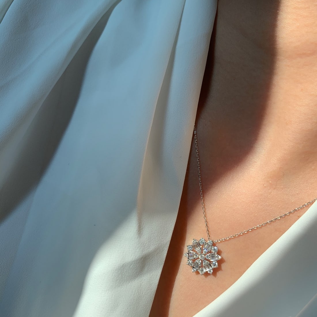 14k Gold 0.85 Ct Natural H Diamond Earrings - 6