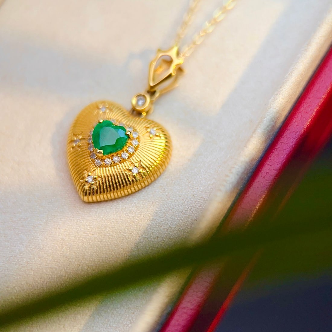 14k Gold 0.55 Ct Natural Emerald & Diamond Pendant( Without Chain ) - 3