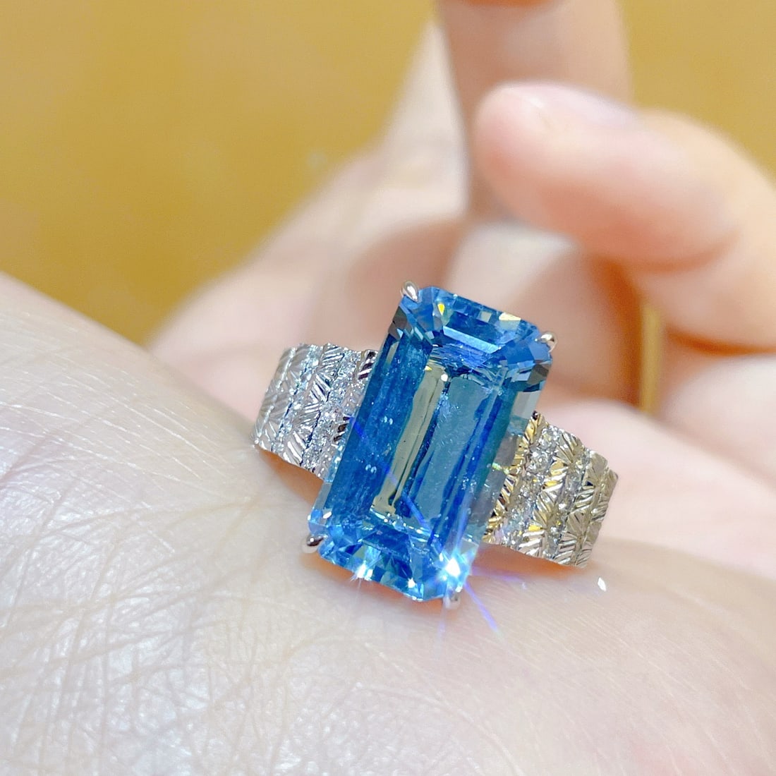 14k Gold 5.40 Ctw Natural Aquamarine & Diamond Ring - 2