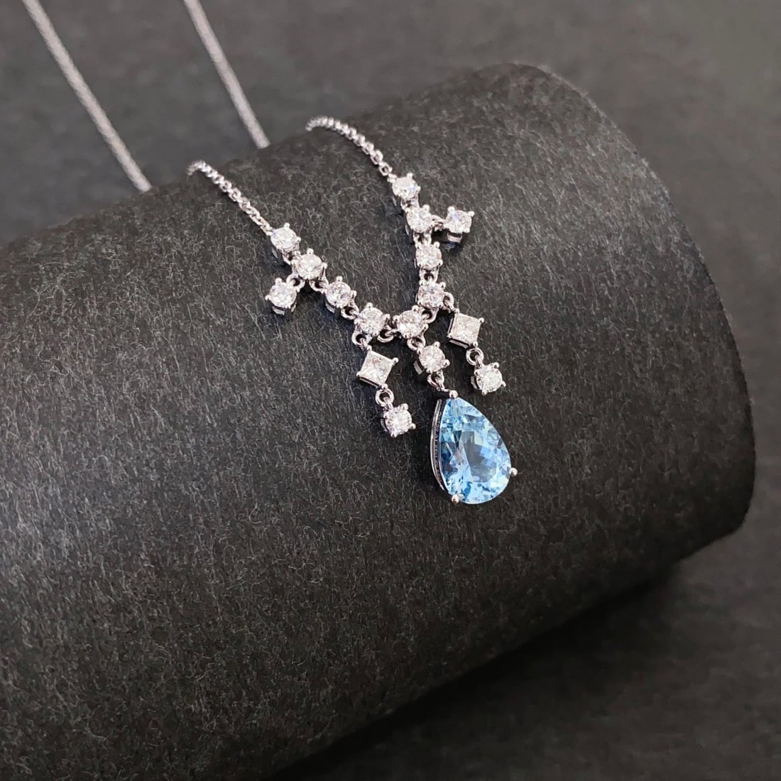 14k Gold 2.10 Ctw Natural Aquamarine & Diamond Necklace - 3