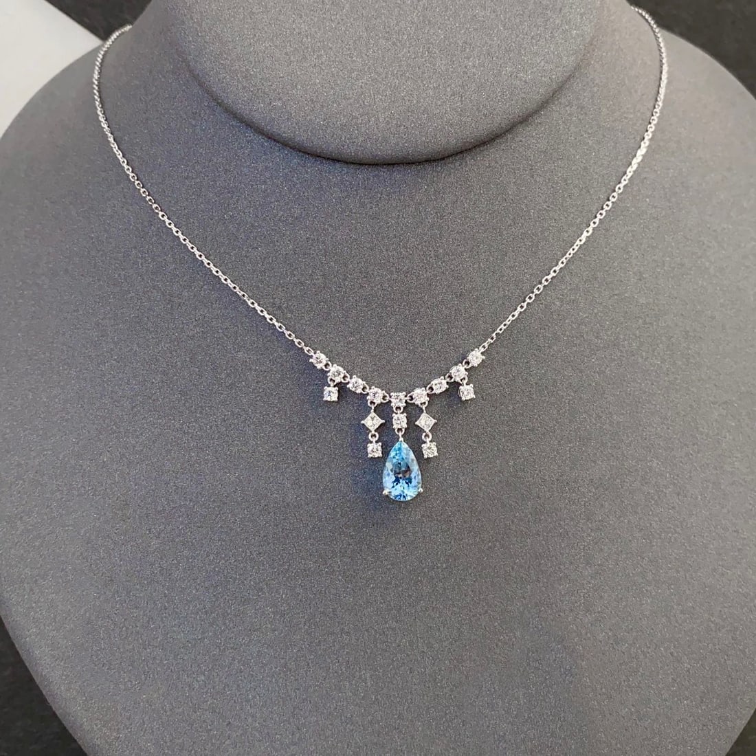 14k Gold 2.10 Ctw Natural Aquamarine & Diamond Necklace - 7