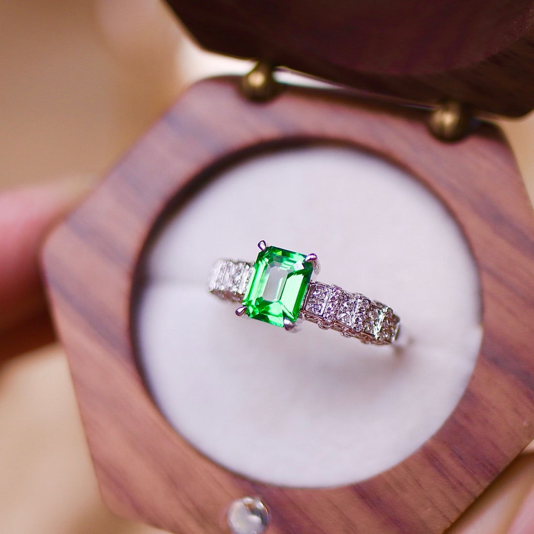 14k Gold 1.39 Ctw Natural Tsavorite & Diamond Ring - 3