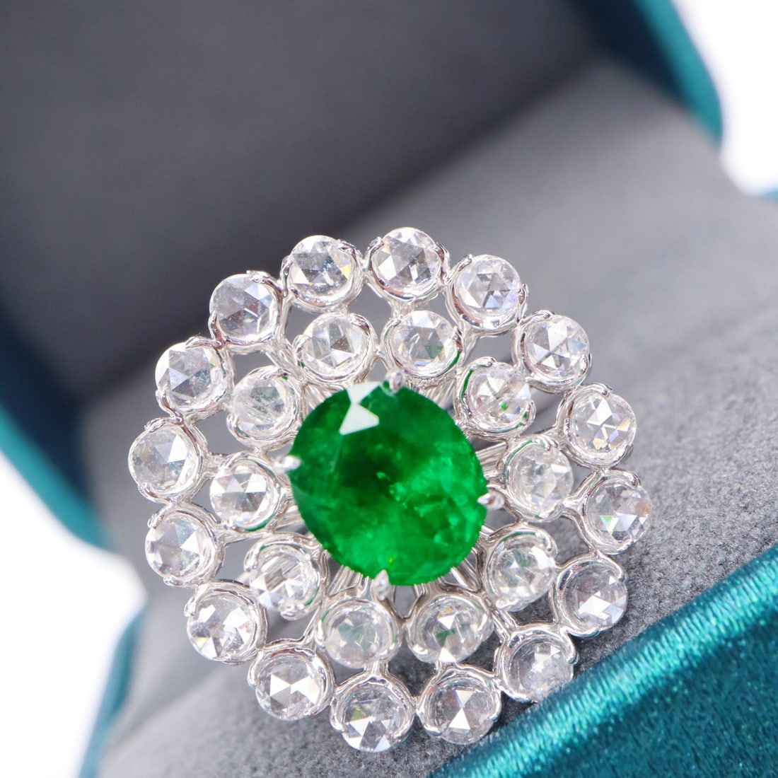 14k Gold 2.14 Ctw Vivid Green Natural Emerald & Diamond Ring - 4