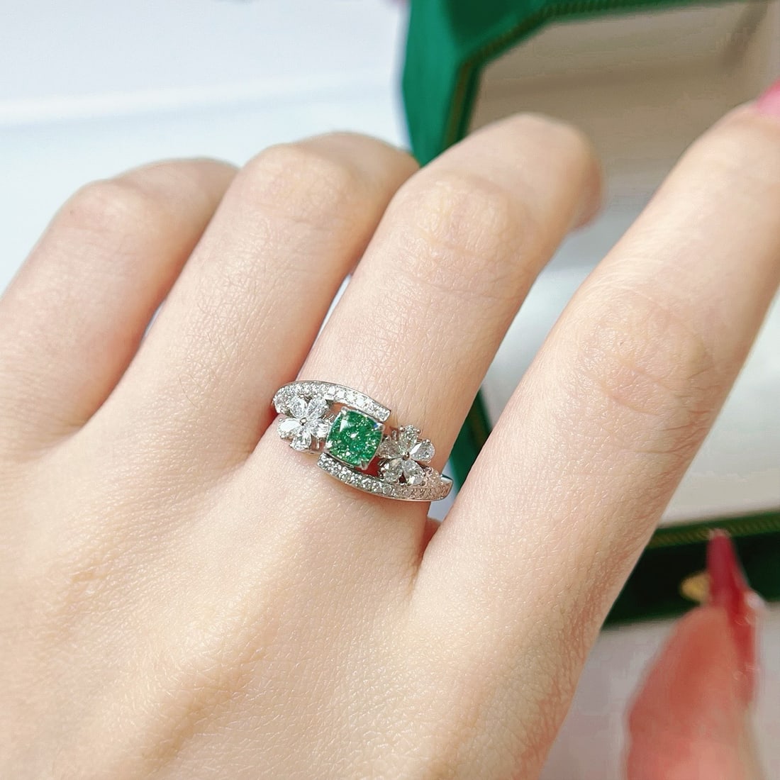 Gia Certified 14k Gold 1.05 Ctw Natural Green Diamond & Diamond Ring - 4