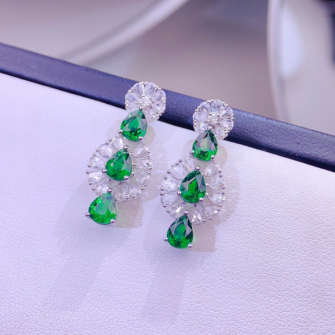 14k Gold 4.3 Ct Natural Tsavorite & Diamond Earrings - 2