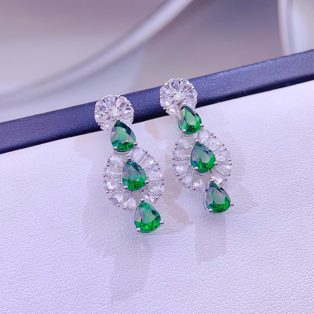 14k Gold 4.3 Ct Natural Tsavorite & Diamond Earrings - 3