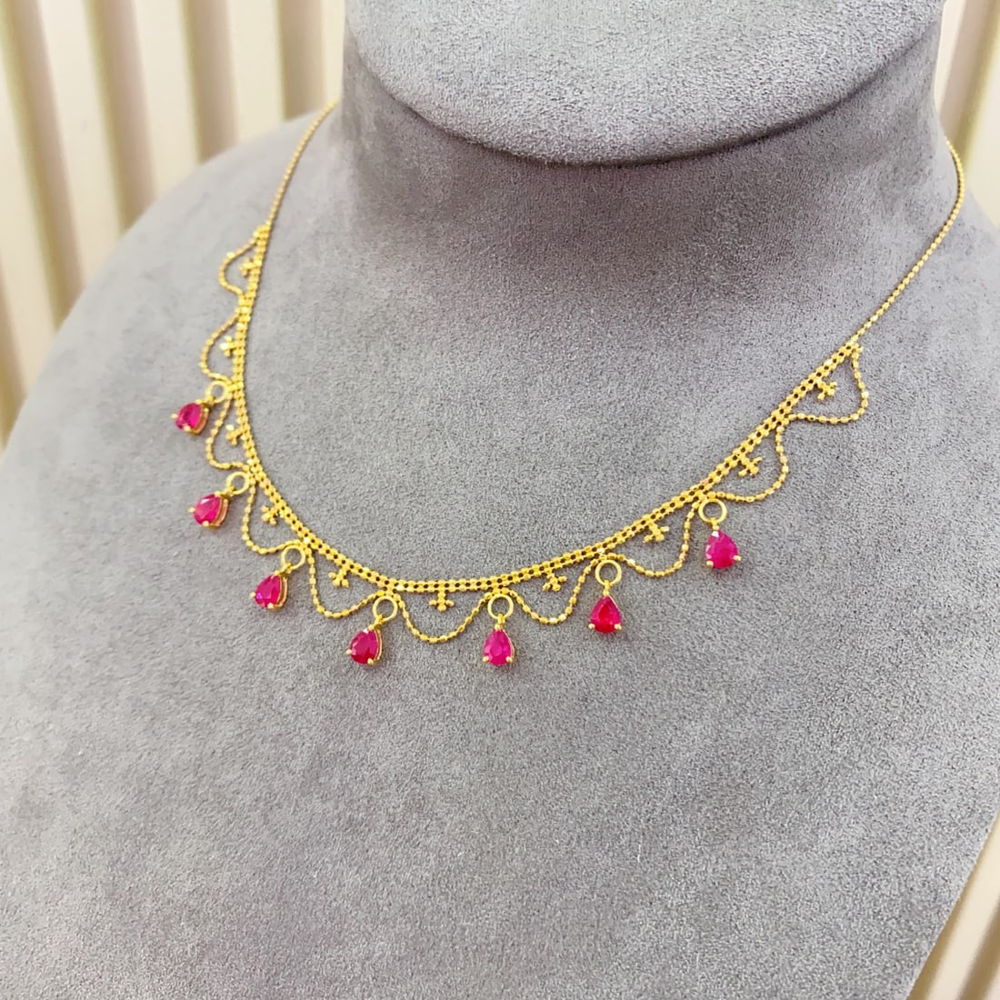 14k Gold 2.80 Ct Natural Ruby Necklace - 3