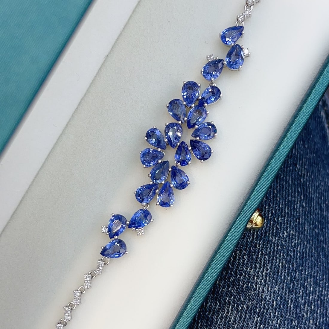 14k Gold 10.85 Ct Natural Sapphire & Diamond Bracelet - 3