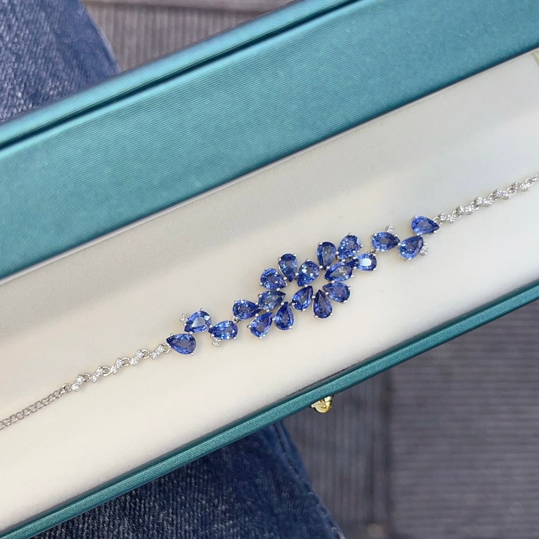 14k Gold 10.85 Ct Natural Sapphire & Diamond Bracelet - 6