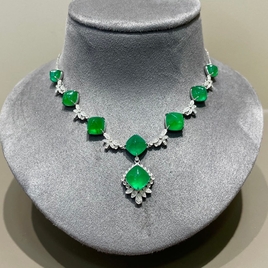 14k Gold 18.88 Ct Natural Emerald & Diamond Necklace - 5