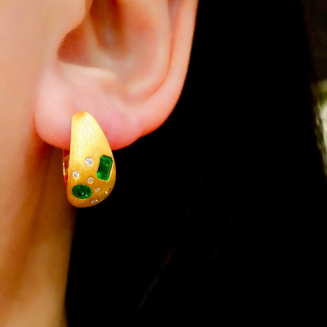 14k Gold 0.70 Ctw Natural Emerald & Diamond Earrings - 5