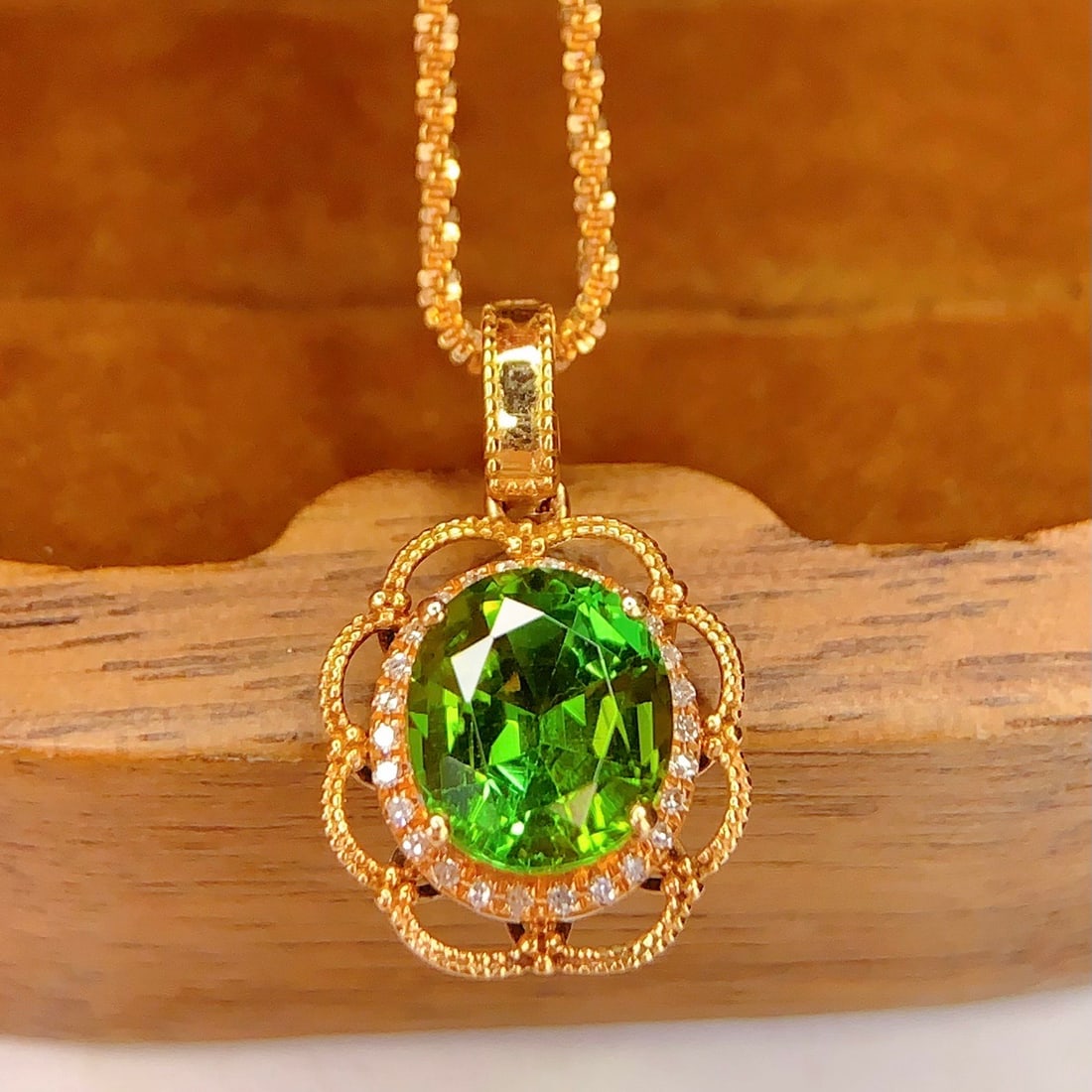 14k Gold 1.72 Ct Natural Tourmaline & Diamond Pendant( Without Chain ): Ref:231138311 // gold content:14k gold // main gemstone:tourmaline // shape:oval // carat weight:1. 72ct // color:green // treatment:natural // // adjacent gemstone 2 : diamond // number of
