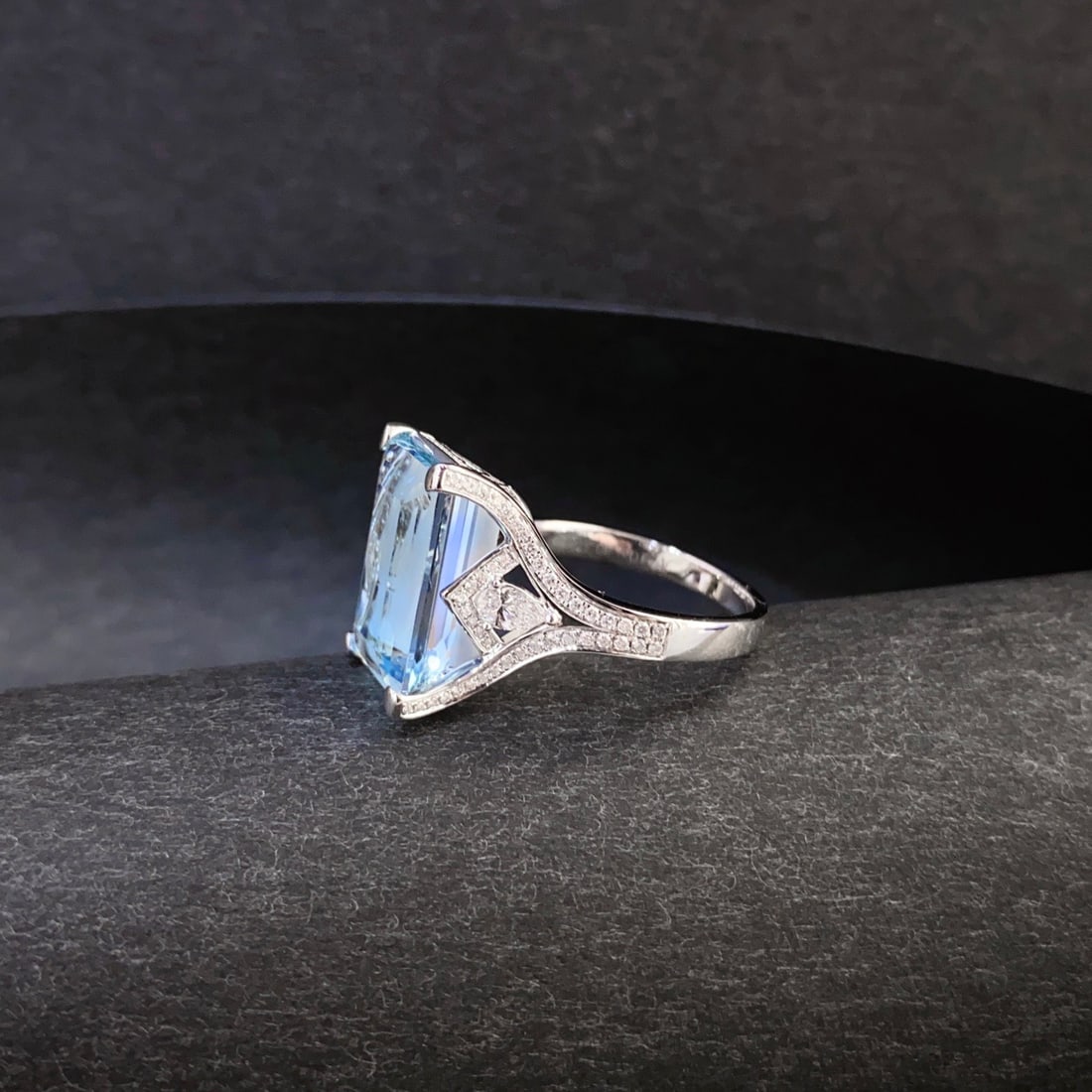 14k Gold 7.67 Ctw Natural Aquamarine & Diamond Ring - 2