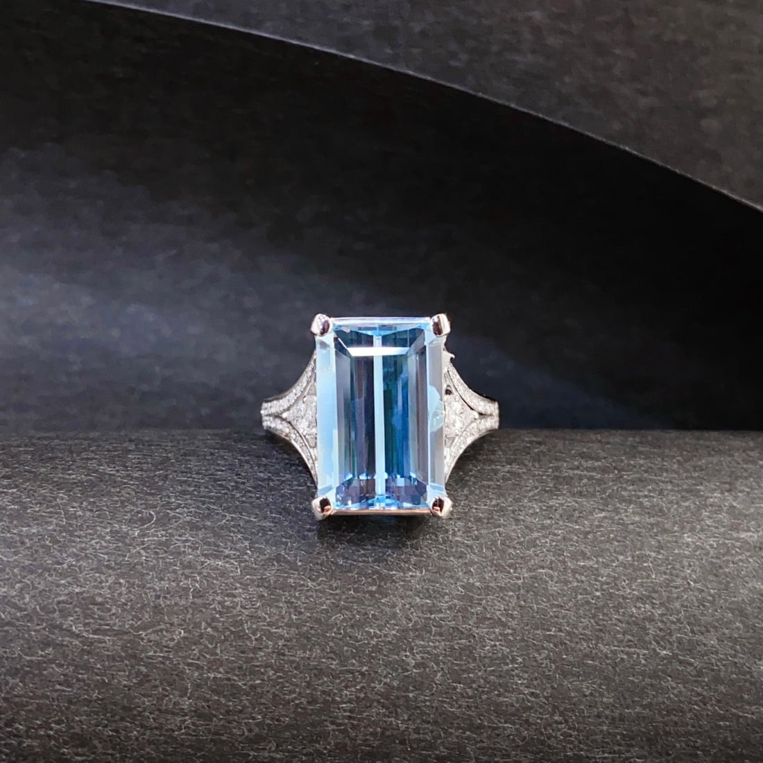 14k Gold 7.67 Ctw Natural Aquamarine & Diamond Ring - 4