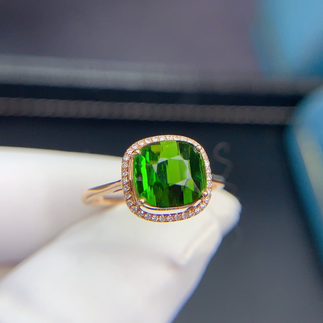 14k Gold 3.5 Ct Natural Tourmaline & Diamond Ring: Ref:231138331 // gold content:14k gold // ring size:7. 25us // // main gemstone:tourmaline // shape:cushion // carat weight:3. 5ct // color:green // treatment:natural // // adjacent gemstone 2 :