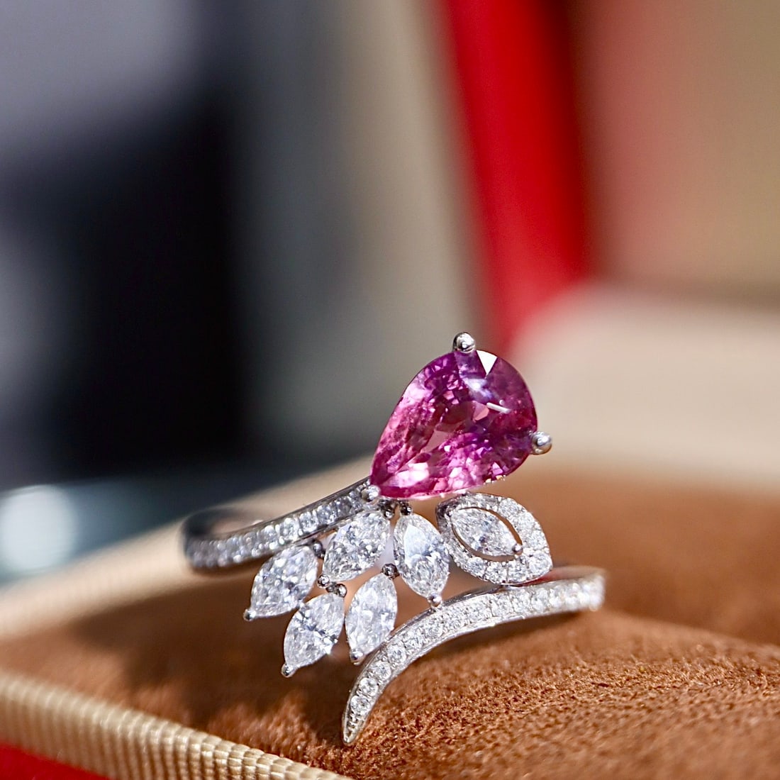14k Gold 1.79 Ctw Natural Padparadscha Sapphire & Diamond Ring: Ref:231138336 // gold content:14k gold // ring size:7. 25us // // main gemstone:padparadscha sapphire // shape:pear // carat weight:1. 45ct // color:orangish pink // treatment:natural // //