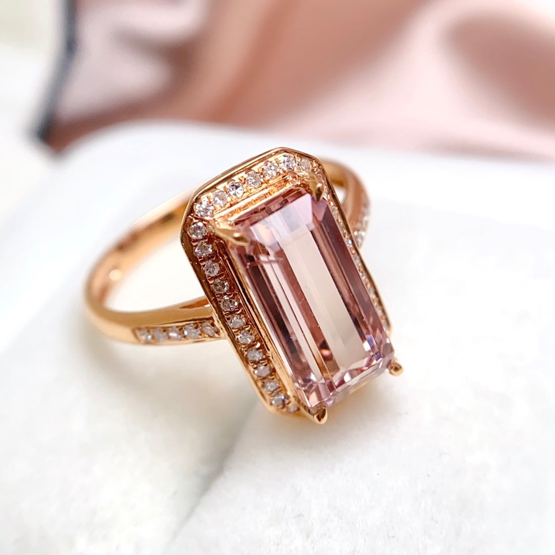 14k Gold 3.80 Ct Natural Tourmaline & Diamond Ring: Ref:231138338 // gold content:14k gold // ring size:7. 25us // // main gemstone:tourmaline // shape:octagonal // carat weight:3. 80ct // color:pink // treatment:natural // // adjacent gemstone 2 :