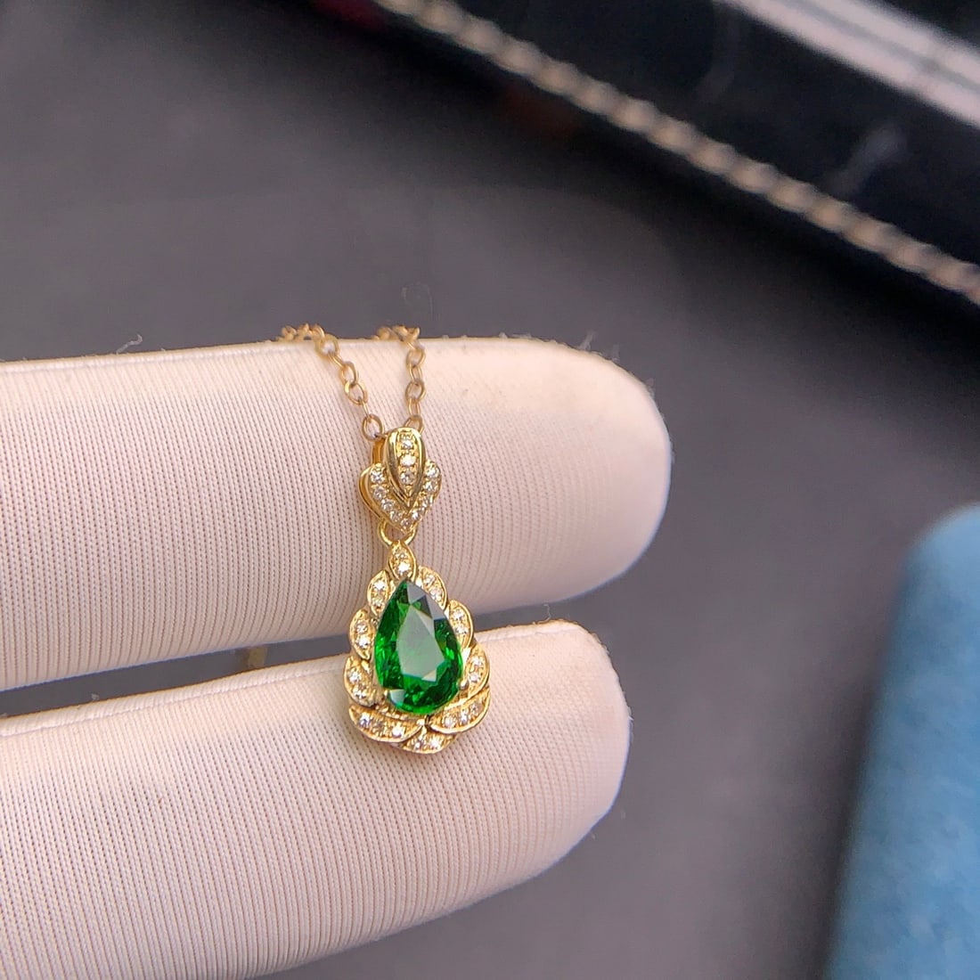 14k Gold 0.95 Ct Natural Tsavorite & Diamond Pendant( Without Chain ) - 5