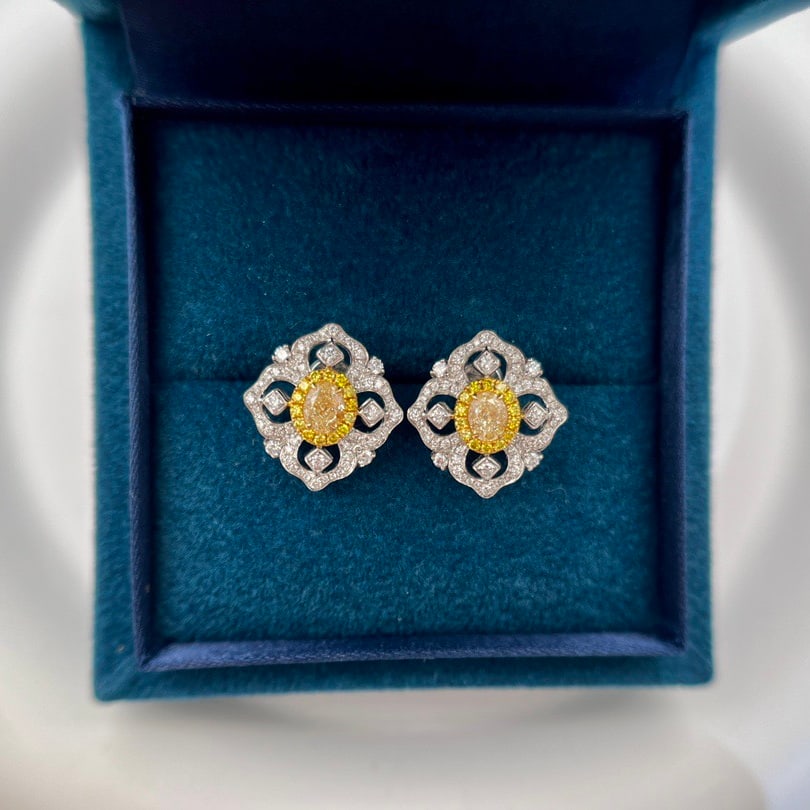 14k Gold 0.61 Ct Natural Yellow Diamond & Diamond Earrings: Ref:231138350 // gold content:14k gold // main gemstone:yellow diamond // shape:oval // carat weight:0. 61ct // color:yellow // treatment:natural // // adjacent gemstone 2 : diamond // shape:round