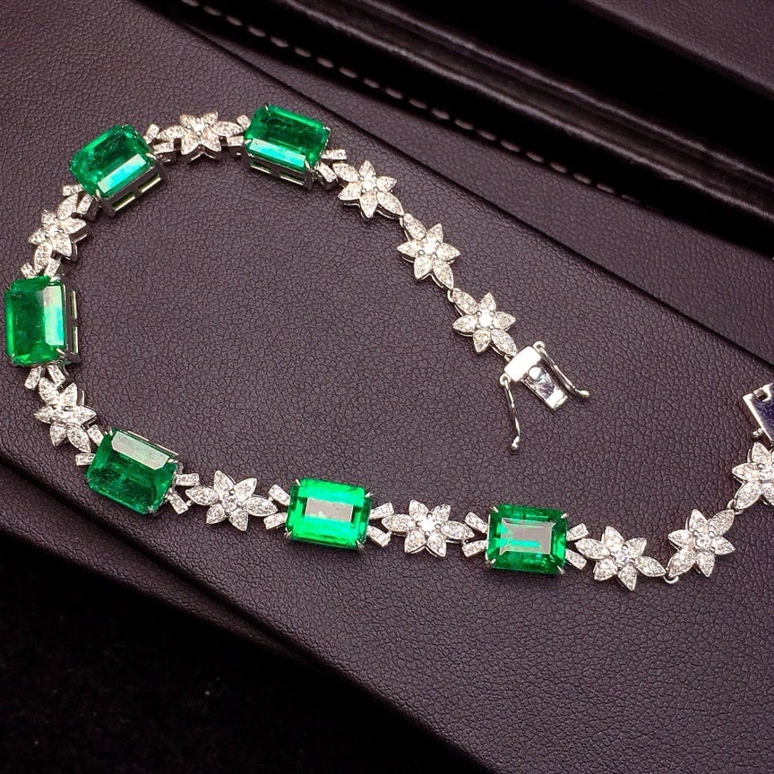 14k Gold 13.30 Ctw Vivid Green Natural Emerald & Diamond Bracelet - 6