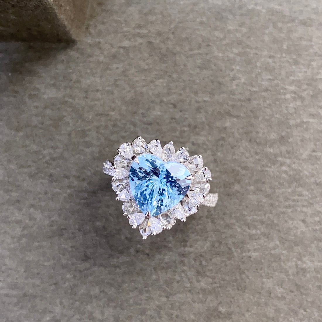 14k Gold 2.97 Ctw Natural Aquamarine & Diamond Ring - 4