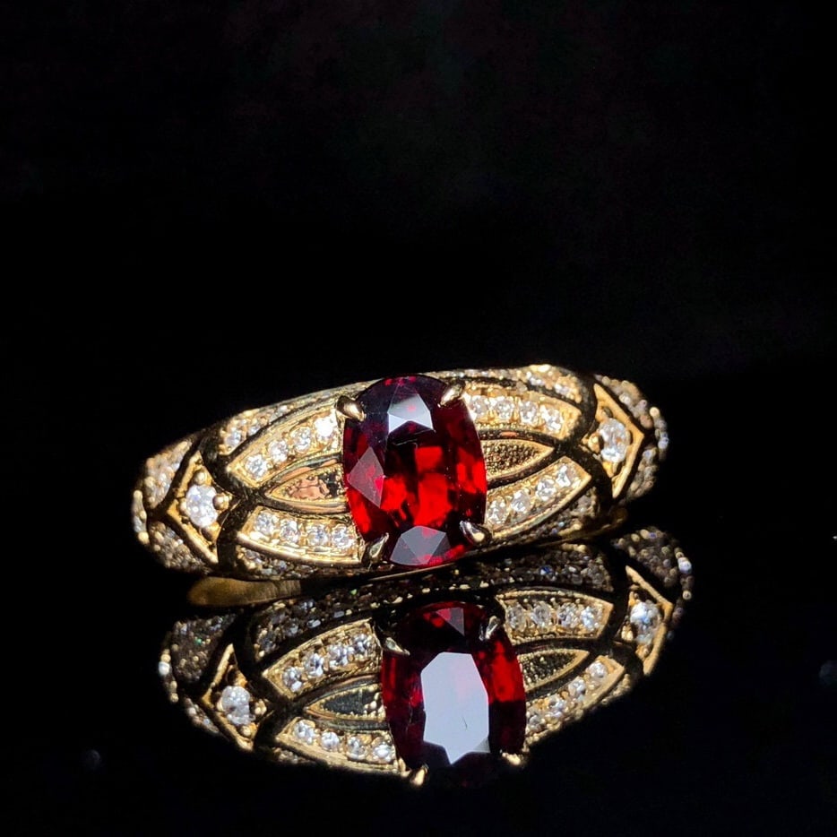 14k Gold 1.41 Ctw Natural Ruby & Diamond Ring: Ref:231138374 // gold content:14k gold // ring size:7. 25us // // main gemstone:ruby // shape:oval // carat weight:1. 01ct // color:pigeonblood red // treatment:natural // // adjacent gemstone 2 : dia