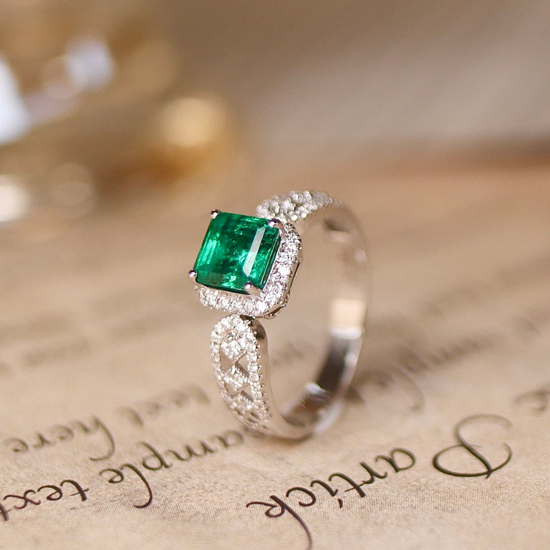 14k Gold 1.58 Ctw Vivid Green Natural Emerald & Diamond Ring - 2