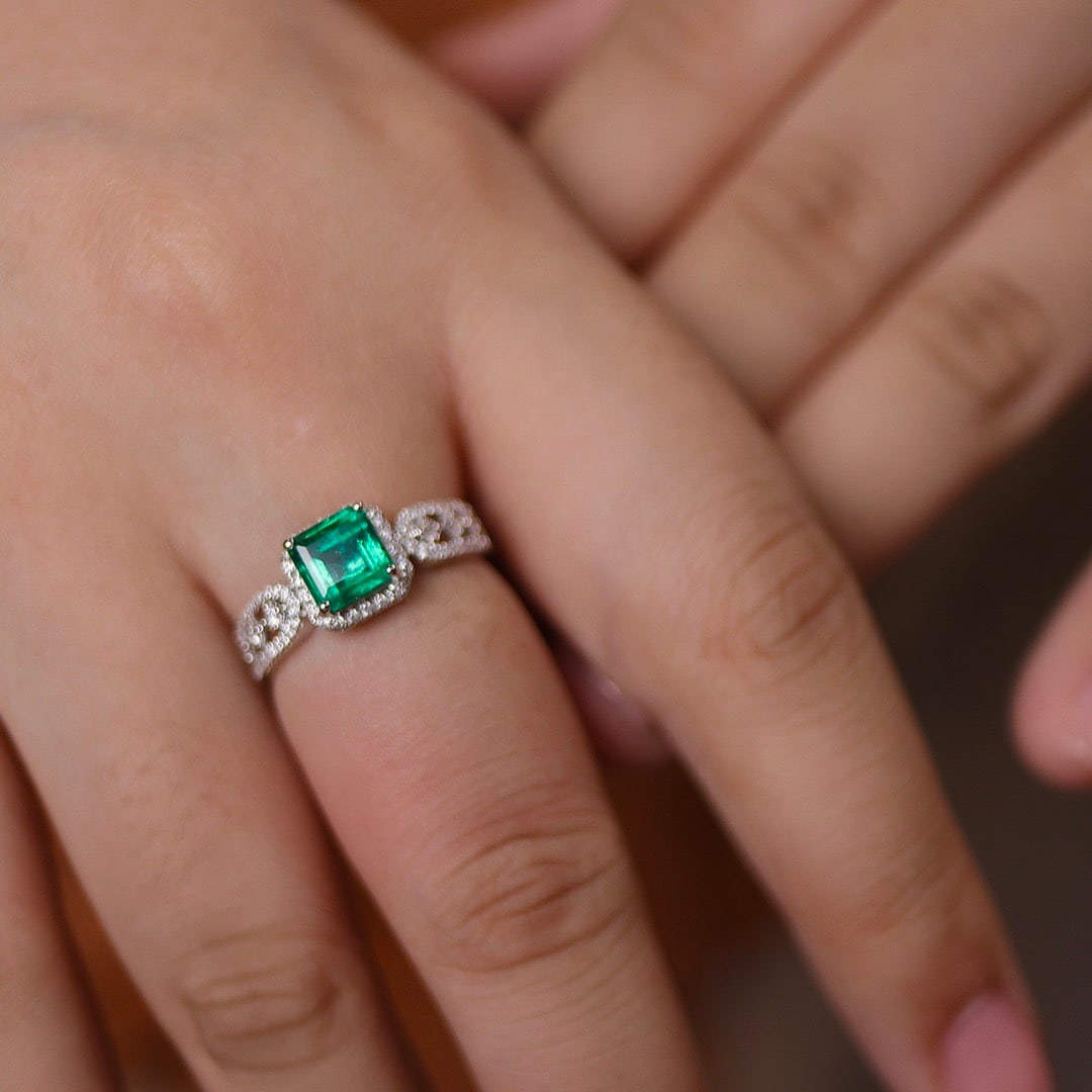 14k Gold 1.58 Ctw Vivid Green Natural Emerald & Diamond Ring - 5