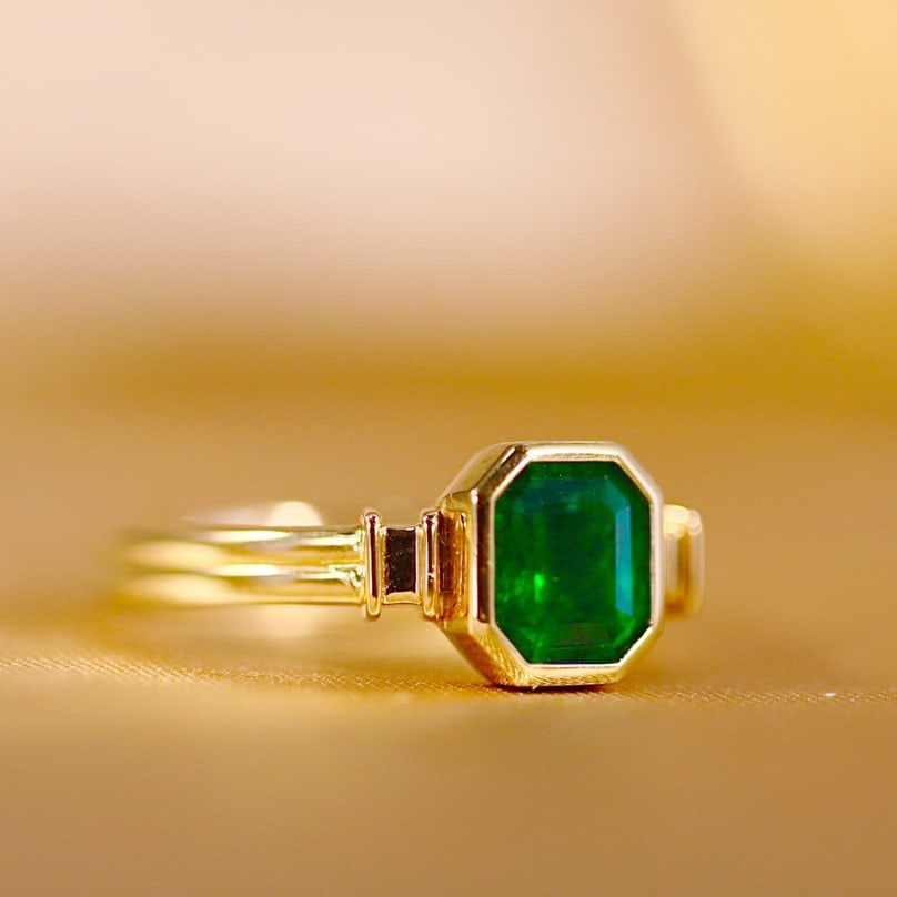14k Gold 1.33 Ct Vivid Green Natural Emerald Ring (1 of 4)