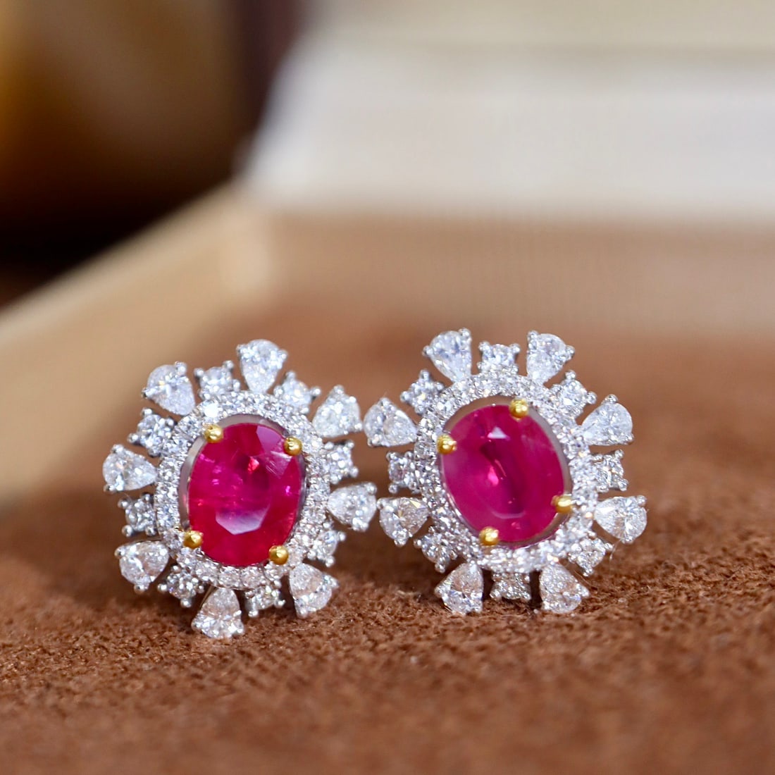 14k Gold 1.60 Ctw Natural Ruby & Diamond Earrings: Ref:231138390 // gold content:14k gold // main gemstone:ruby // shape:oval // carat weight:0. 98ct // color:red // treatment:natural // // adjacent gemstone 2 : diamond // shape:multiple // carat weig