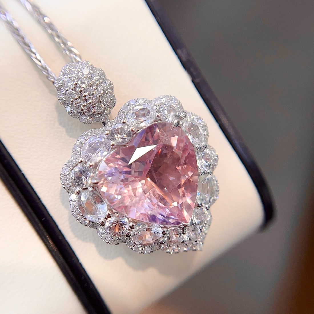 14k Gold 7.91 Ctw Natural Morganite & Sapphire Pendant( Without Chain ) - 4