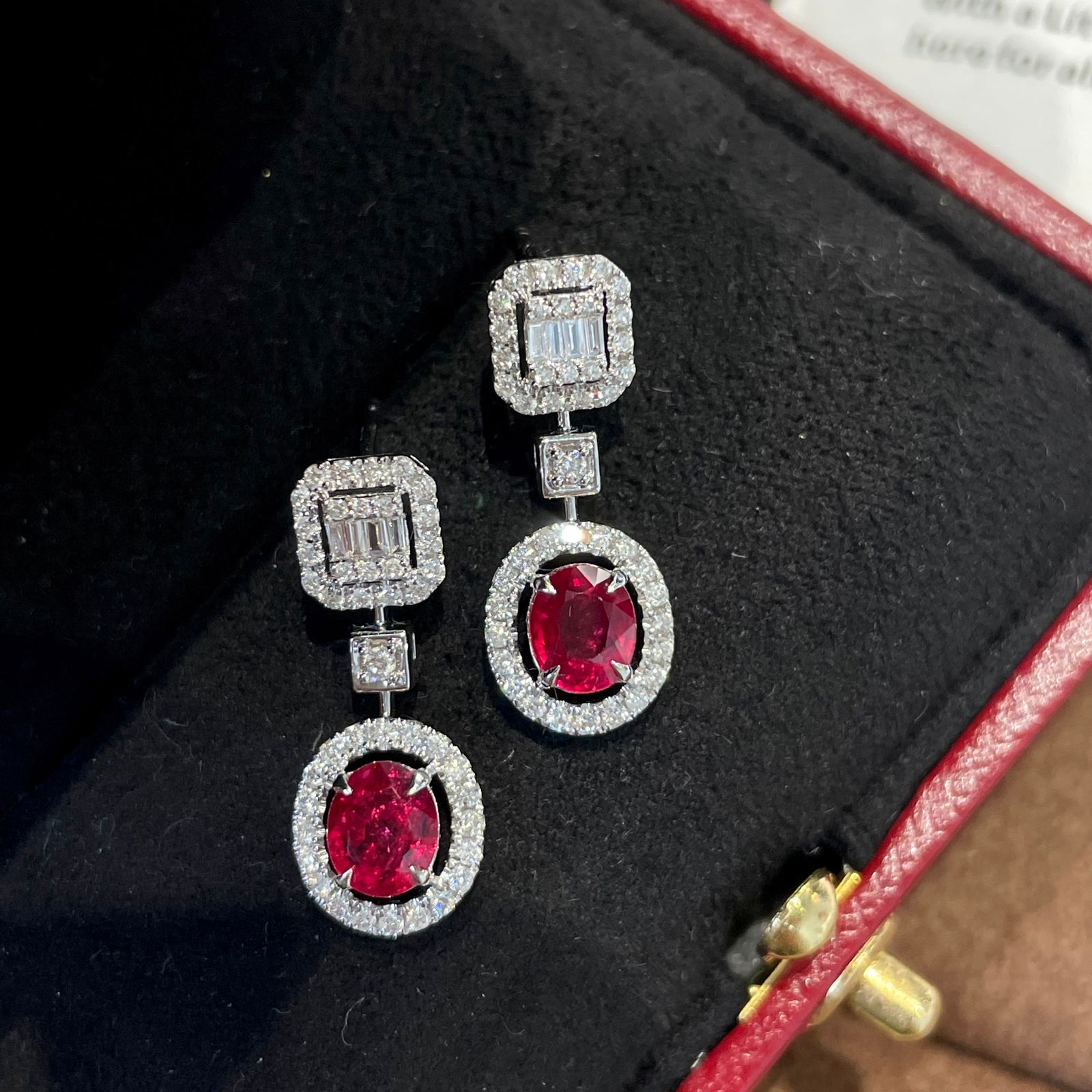 14k Gold 1.36 Ct Natural Ruby & Diamond Earrings: Ref:231138410 // gold content:14k gold // main gemstone:ruby // shape:oval // carat weight:1. 36ct // color:red // treatment:natural // // adjacent gemstone 2 : diamond // shape:multiple // clarity gr