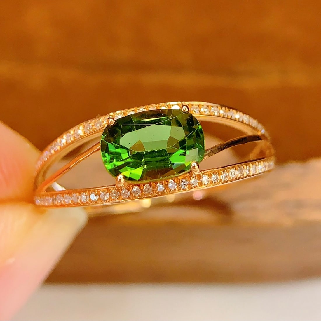 14k Gold 1.12 Ct Natural Tourmaline & Diamond Ring: Ref:231138415 // gold content:14k gold // ring size:7. 25us // // main gemstone:tourmaline // shape:oval // carat weight:1. 12ct // color:green // treatment:natural // // adjacent gemstone 2 :