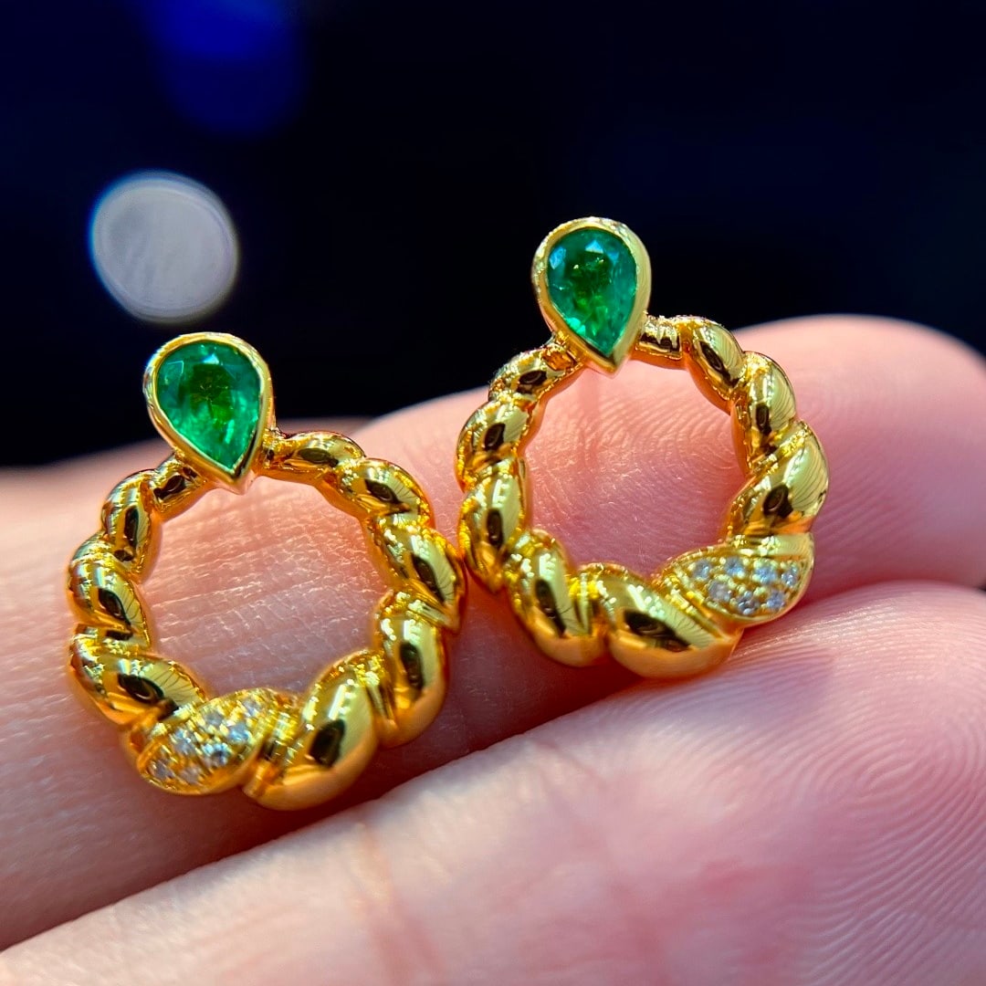 14k Gold 0.40 Ctw Natural Emerald & Diamond Earrings - 3