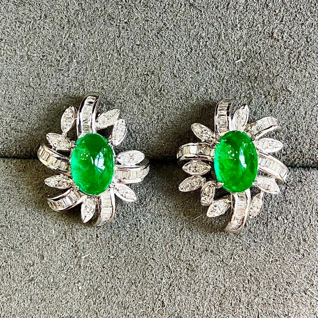14k Gold 1.80 Ctw Natural Emerald & Diamond Earrings: Ref:231138419 // gold content:14k gold // main gemstone:emerald // shape:oval // carat weight:1. 20ct // color:green // treatment:natural // // adjacent gemstone 2 : diamond // shape:multiple //