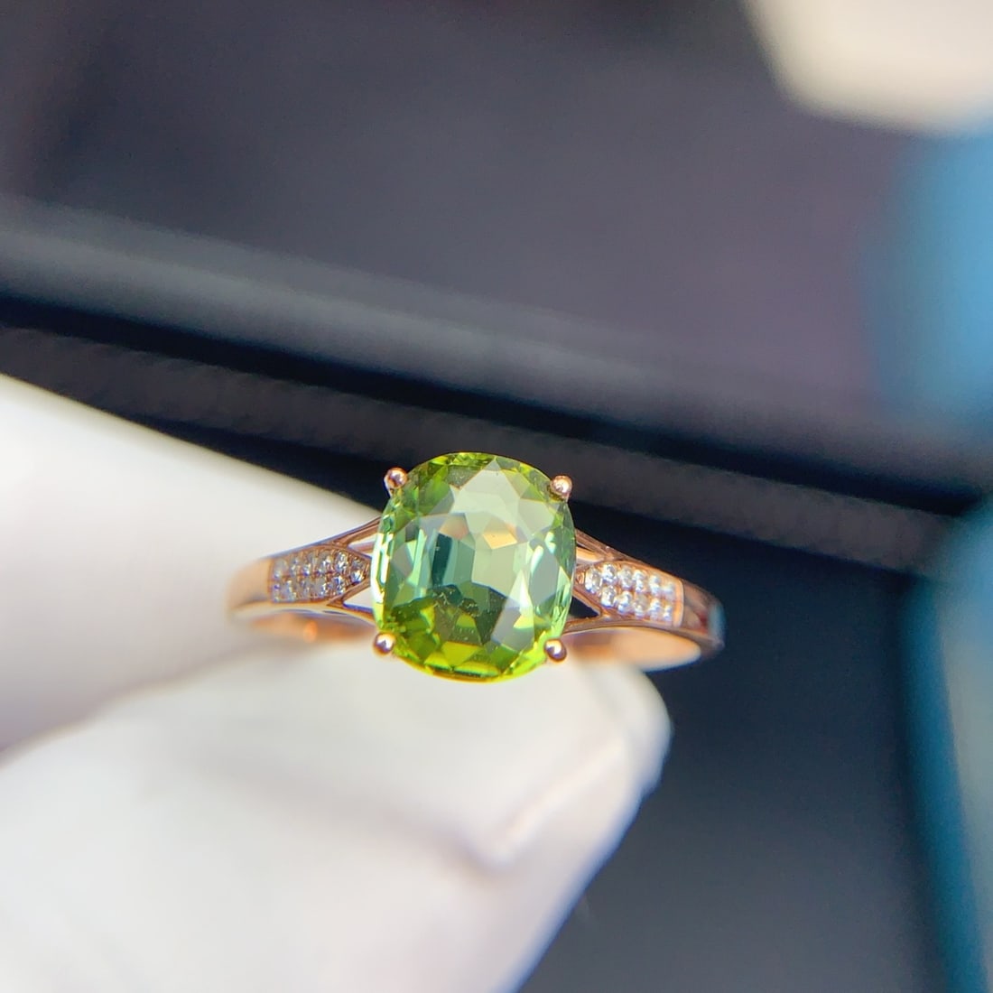 14k Gold 1.75 Ct Natural Tourmaline & Diamond Ring: Ref:231138422 // gold content:14k gold // ring size:7. 25us // // main gemstone:tourmaline // shape:cushion // carat weight:1. 75ct // color:green // treatment:natural // // adjacent gemstone 2 :