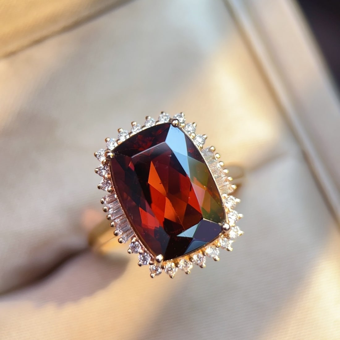 14k Gold 5.55 Ct Natural Tourmaline & Diamond Ring: Ref:231138441 // gold content:14k gold // ring size:7. 25us // // main gemstone:tourmaline // shape:cushion // carat weight:5. 55ct // color:red // treatment:natural // // adjacent gemstone 2 :