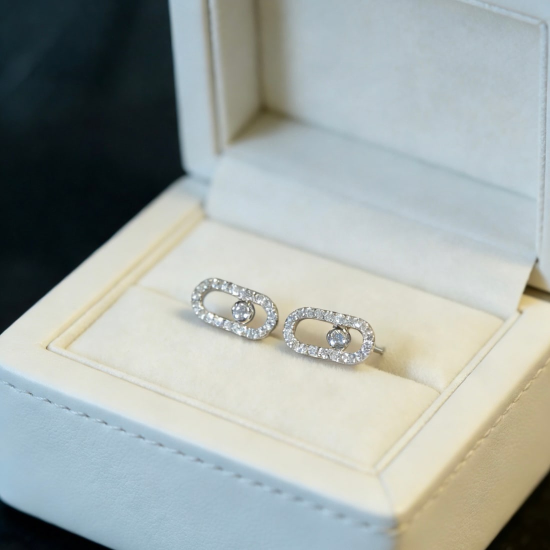 14k Gold 0.2 Ct Natural H Diamond Earrings: Ref:231138443 // gold content:14k gold // main gemstone:diamond // shape:round // carat weight:0. 2ct // clarity grade:vs-si // color:h // treatment:natural // cut grade:g // Condition: NewLow