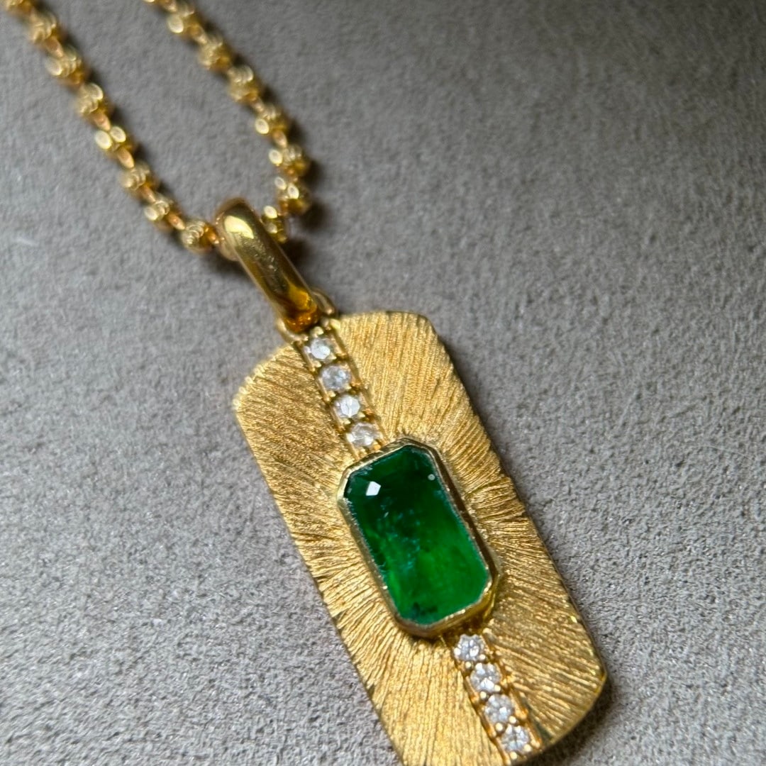 14k Gold 0.70 Ctw Vivid Green Natural Emerald & Diamond Pendant( Without Chain ) - 2