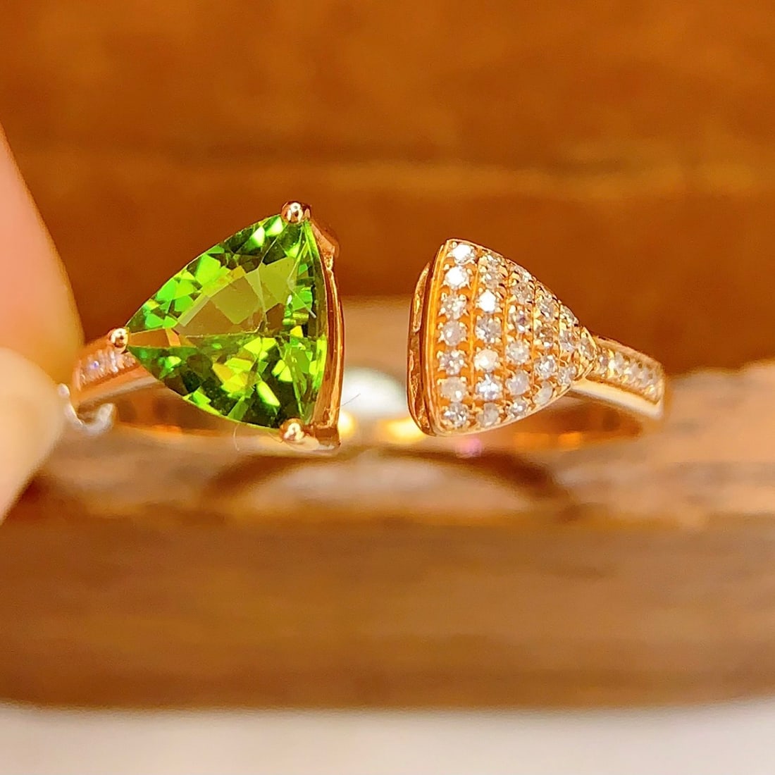 14k Gold 0.62 Ct Natural Tourmaline & Diamond Ring: Ref:231138450 // gold content:14k gold // ring size:7. 25us // // main gemstone:tourmaline // shape:triangle // carat weight:0. 62ct // color:green // treatment:natural // // adjacent gemstone 2 :