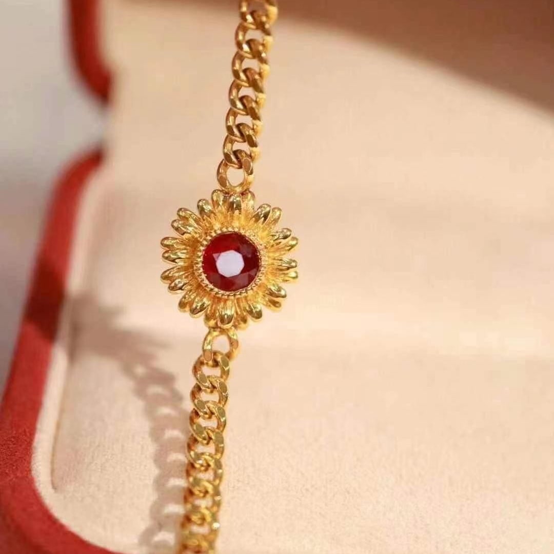 14k Gold 0.64 Ct Natural Ruby & Flowers Bracelet - 4
