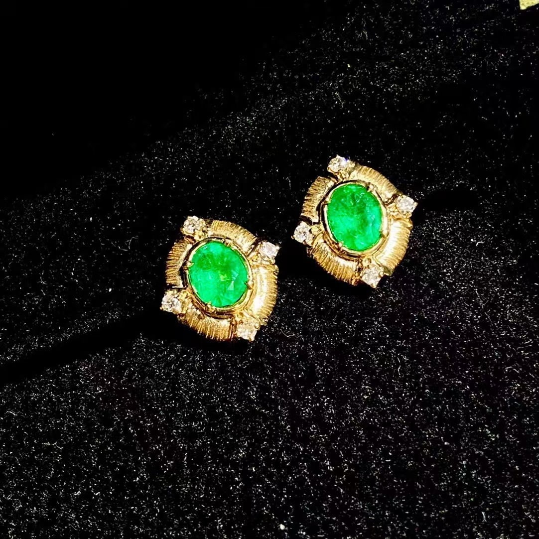 14k Gold 0.55 Ct Vivid Green Natural Emerald & Diamond Earrings - 4