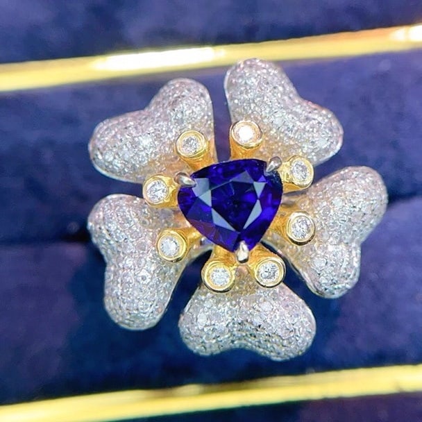 14k Gold 1.05 Ct Natural Sapphire & Diamond & Flowers Ring - 4